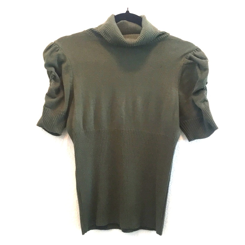 Olive Short Sleeve Turtle Neck. Size M